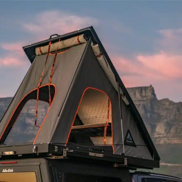 Premium Hard Shell Rooftop Tent – Aluminium Pop‑Up | Built-In Cargo Rails