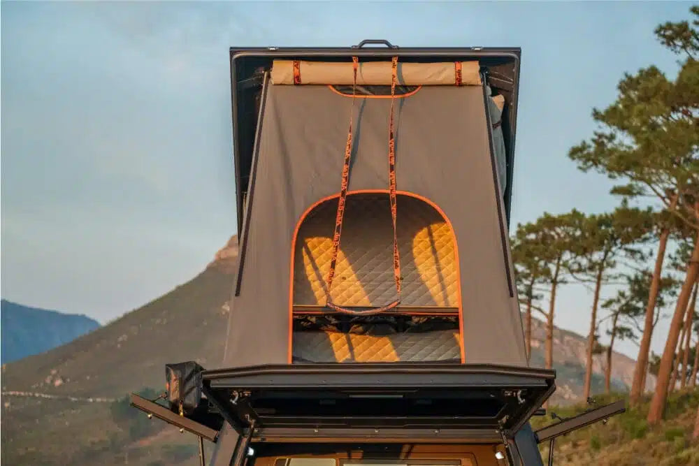 Premium Hard Shell Rooftop Tent – Aluminium Pop‑Up | Built-In Cargo Rails