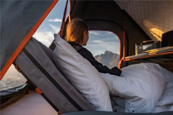 Premium Hard Shell Rooftop Tent – Aluminium Pop‑Up | Built-In Cargo Rails