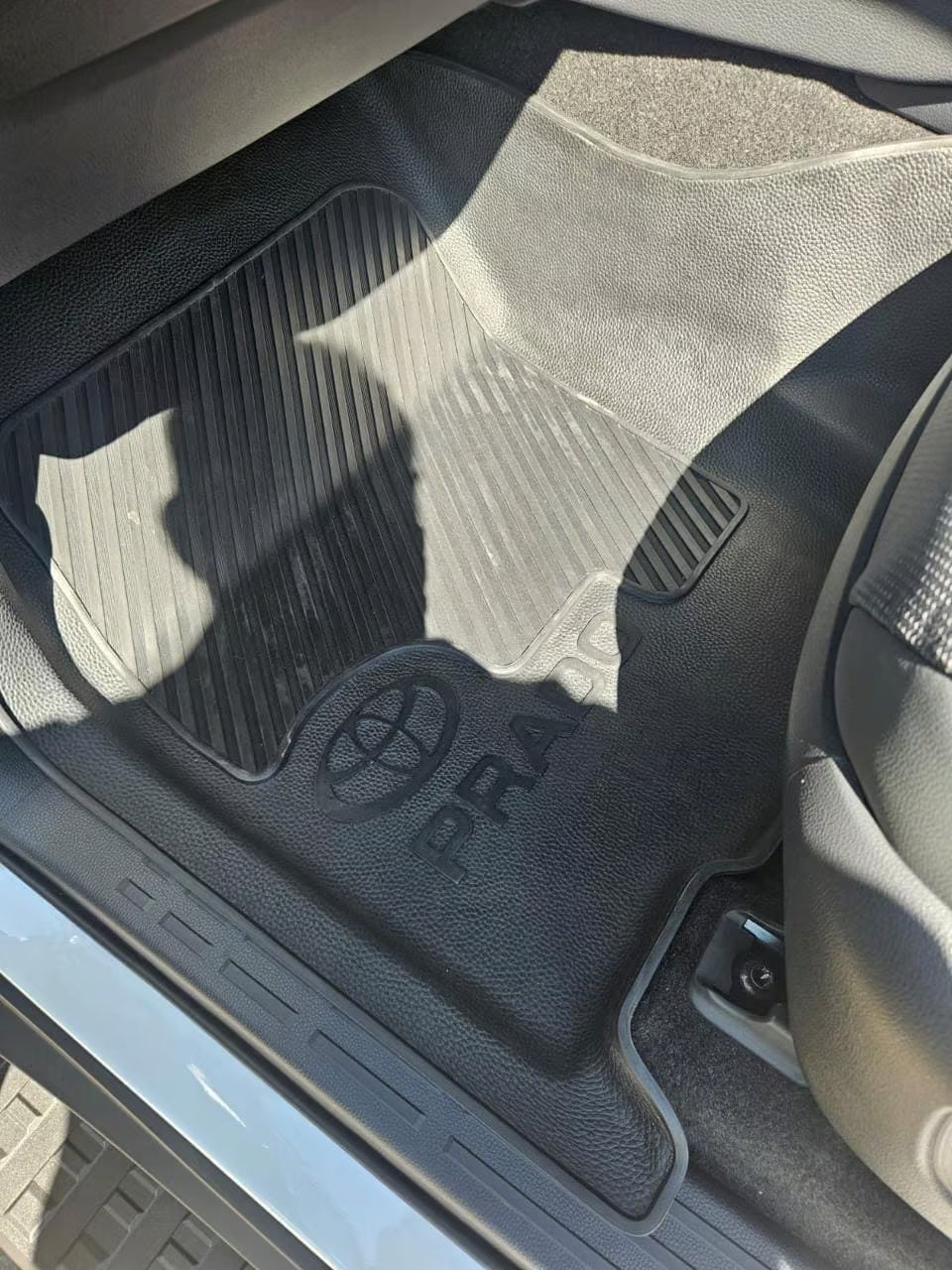 Toyota Land Cruiser Prado 250 Heavy Duty Rubber Floor Mats – Moulded Full Set