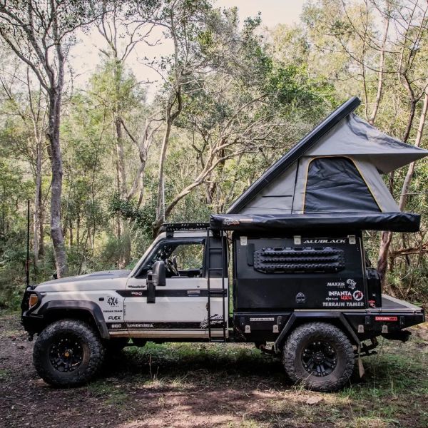 Quick Pitch Aluminium Roof Top Tent | Hard Shell RTT for Bakkies, SUVs & 4x4 Vehicles