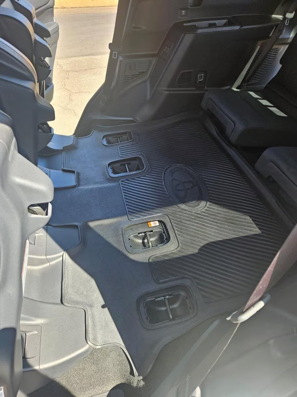 Toyota Land Cruiser Prado 250 Heavy Duty Rubber Floor Mats – Moulded Full Set