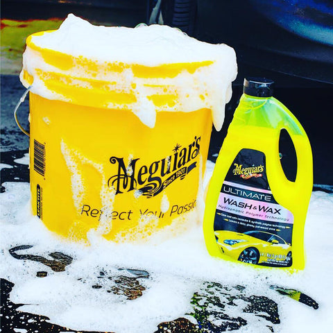Meguiar’s Ultimate Wash & Wax – Carnauba & Polymer Car Shampoo (1.42L)