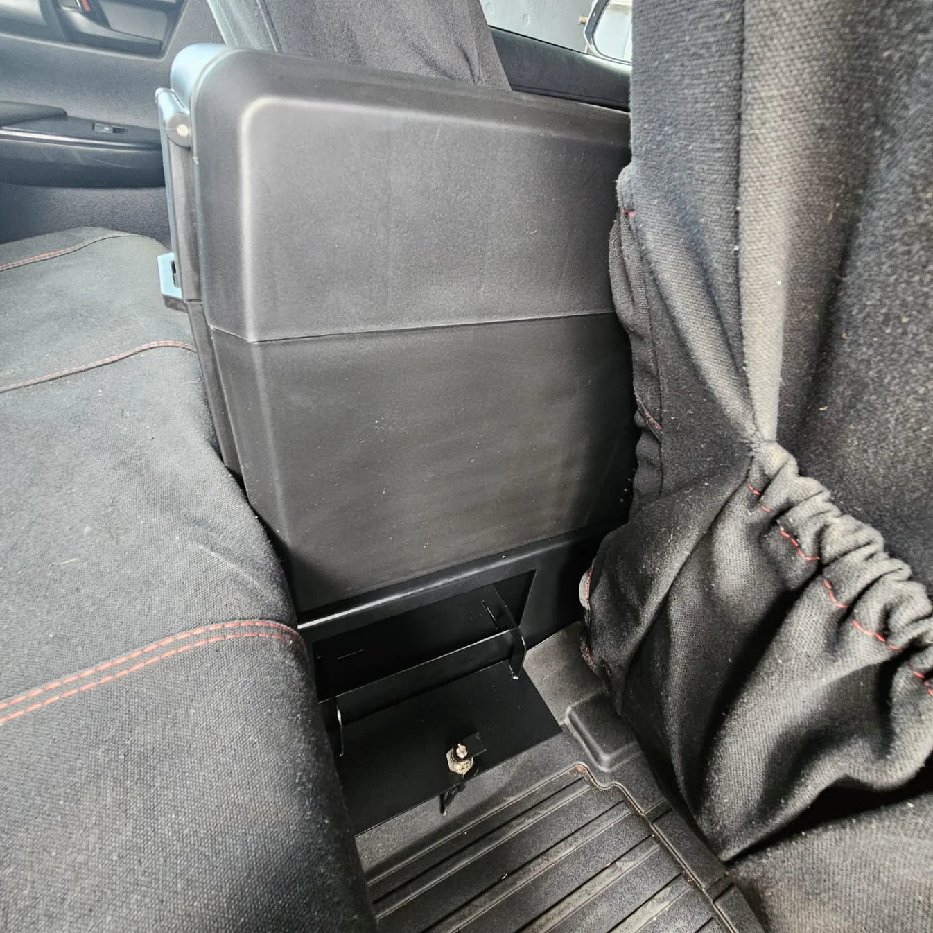 D.A.G Hilux / Fortuner GD6 10L Console Fridge Bracket – Double & Club Cab (WA4X4‑FRIDBRHILUX)