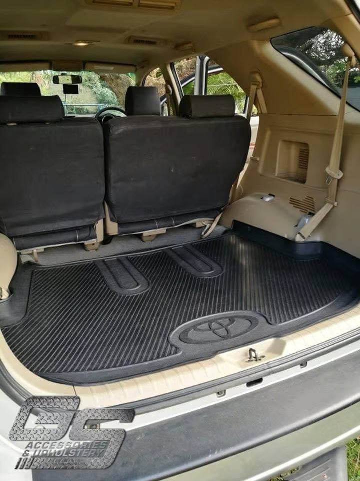 Toyota Fortuner D4D Rubber Floor Mats (2005–2015) – Heavy Duty Moulded Full Set