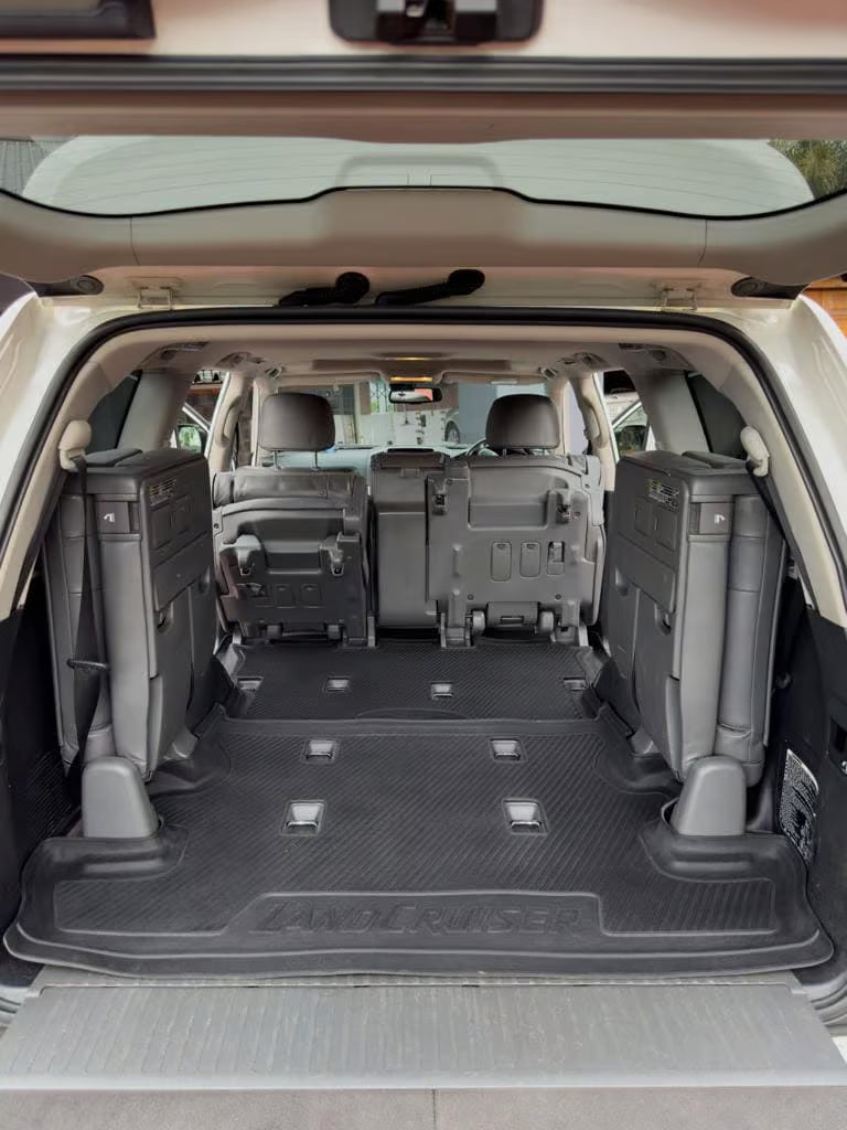 Toyota Land Cruiser 200 Rubber Floor Mats (2007–2022) – Heavy Duty Moulded Set