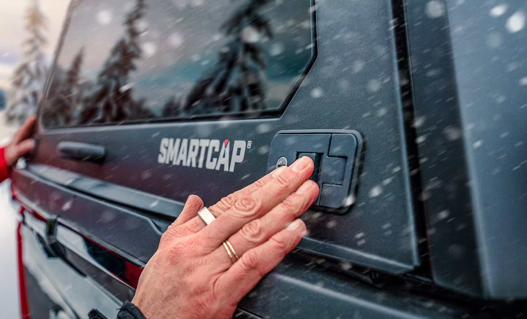 SmartCap EVO Sport Stainless Steel Canopy for Hilux, Ranger, Amarok, D‑Max, Triton & Navara | Premium Bakkie Canopy