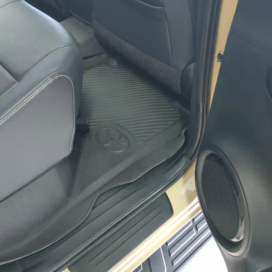 Toyota Hilux GD6 Rubber Floor Mats (2016–2021) – Heavy Duty Moulded Set