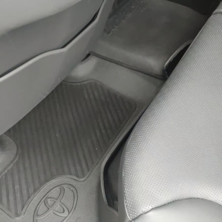 Toyota Land Cruiser 300 Rubber Floor Mats (2022–Present) – Heavy Duty Moulded Full Set