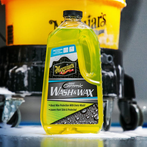 Meguiar’s Hybrid Ceramic Wash & Wax – SiO2 Car Shampoo (1.42L)