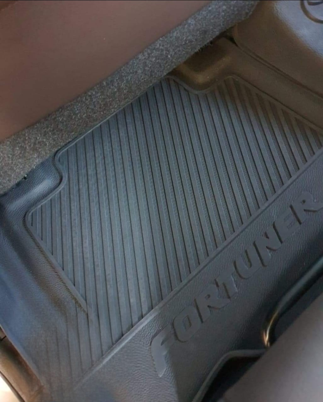 Toyota Fortuner D4D Rubber Floor Mats (2005–2015) – Heavy Duty Moulded Full Set