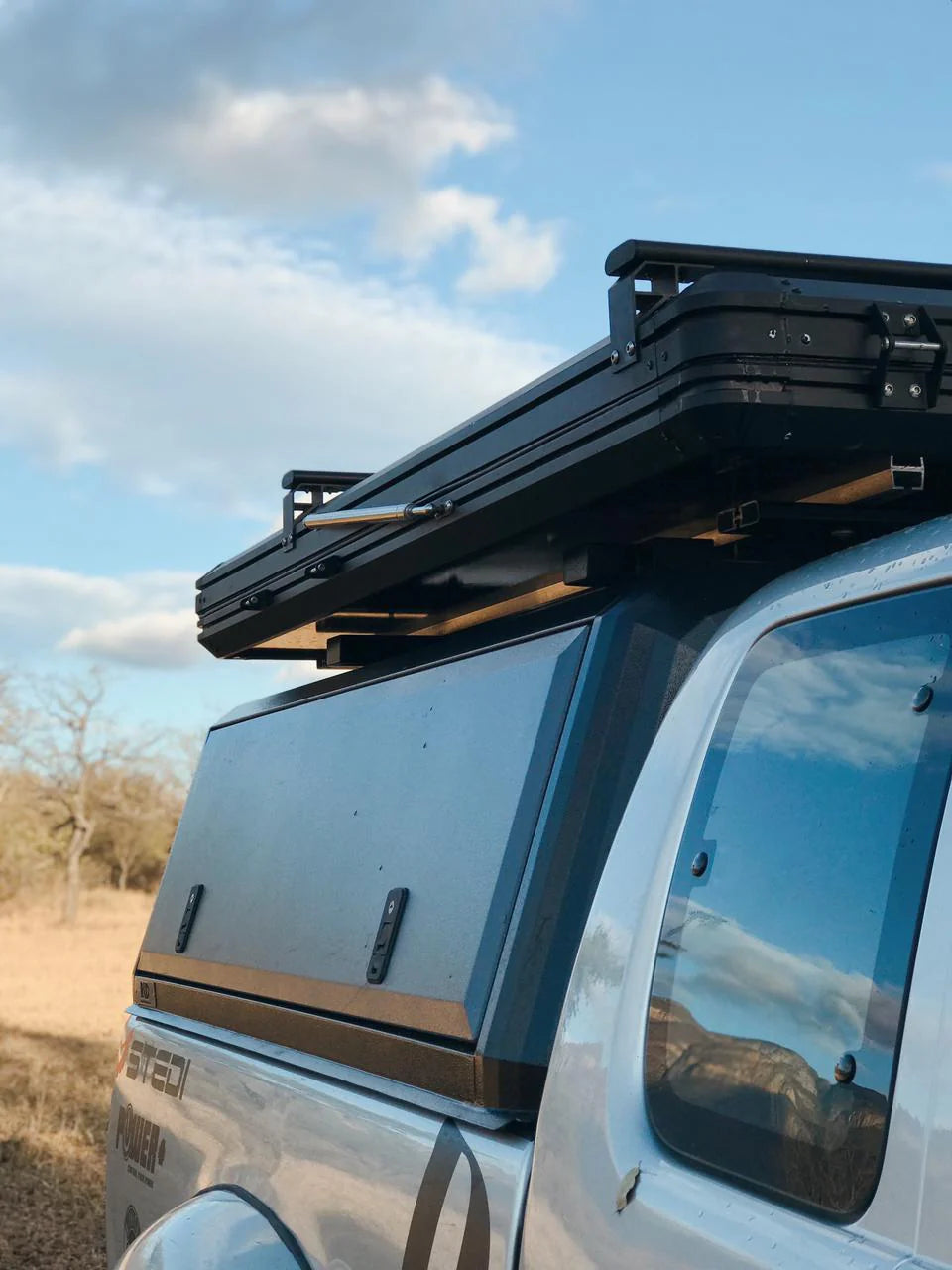 D.A.G Aluminium Roof Top Tent – Hard Shell Overlanding Tent with Mattress
